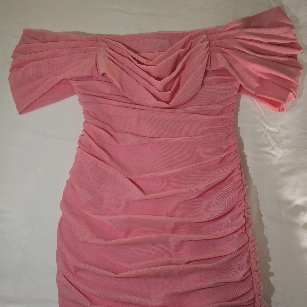 Off Shoulder Ruched Midi Dress - Picture 3 of 16
